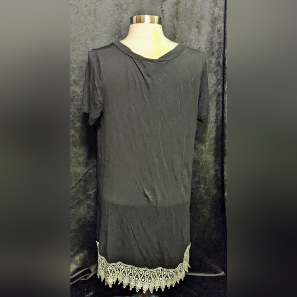 Heirloom Black Long Shirt with Lace Trim- 3X - Picture 2 of 7